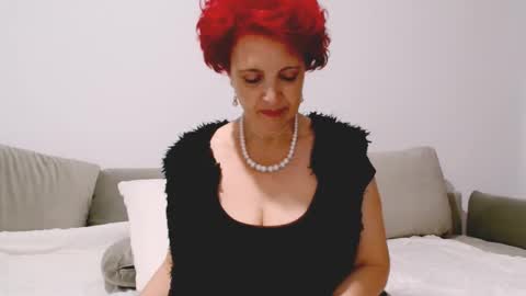 Milfsupreme online show from October 24, 7:58 pm