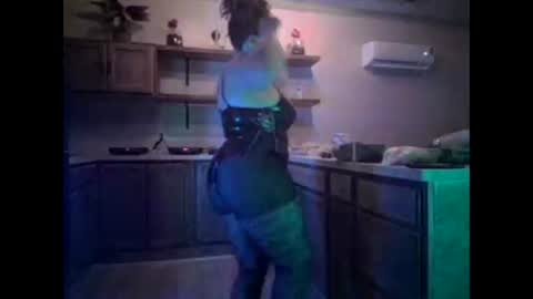 MilfShake Lounge online show from January 8, 2:46 am