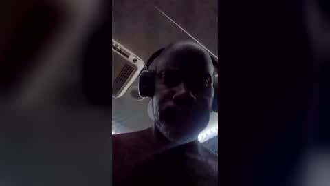 milkdud50 online show from August 6, 7:28 am