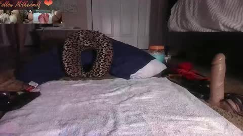 milkedmilf online show from November 12, 9:33 am