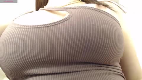 Amira online show from November 29, 6:59 pm