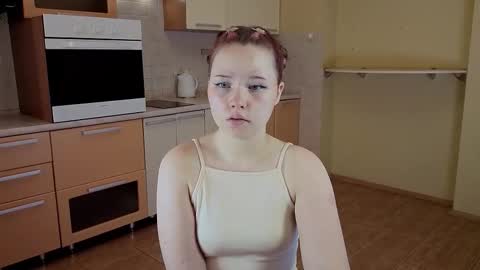 milky_basement online show from October 12, 9:57 am