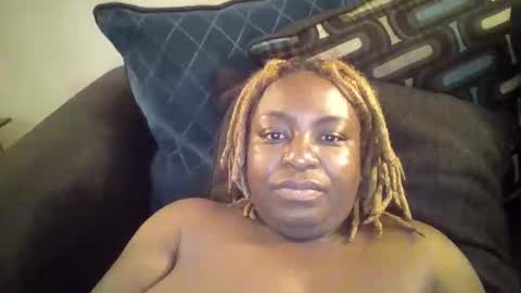 Snapshot of milkyway5555 chatting on September 13, 5:26 pm Pretty wet brown online show from September 13, 5:26 pm