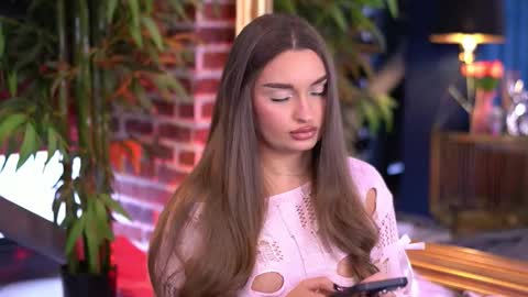 Milla online show from December 4, 7:30 am