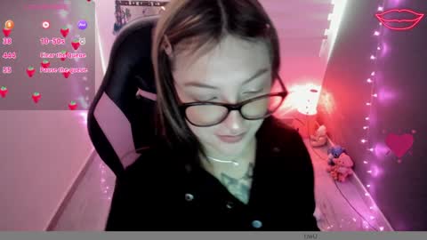 millandiux online show from February 3, 8:46 pm