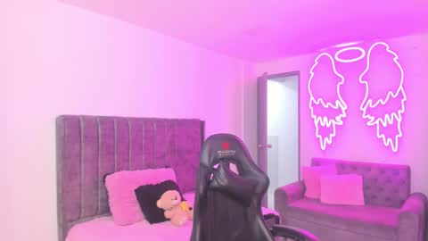 miller_silvana online show from February 11, 12:20 pm