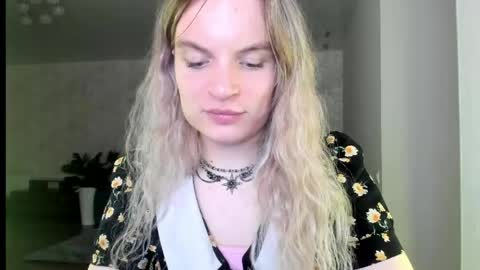 mili-kira online show from May 16, 7:34 pm