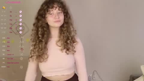 milounee online show from February 7, 2:42 pm