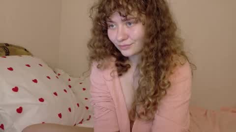 milounee online show from February 18, 4:18 pm