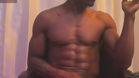 Snapshot of miltonn_jakee chatting on February 14, 4:58 am Miltonn online show from February 14, 4:58 am