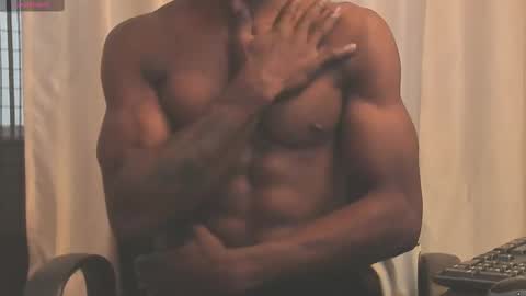 Snapshot of miltonn_jakee chatting on March 5, 10:21 pm Miltonn online show from March 5, 10:21 pm