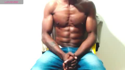 Snapshot of miltonn_jakee chatting on March 12, 4:51 am Miltonn online show from March 12, 4:51 am