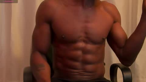 Snapshot of miltonn_jakee chatting on March 6, 7:47 am Miltonn online show from March 6, 7:47 am