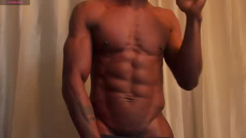 Snapshot of miltonn_jakee chatting on February 26, 12:30 am Miltonn online show from February 26, 12:30 am