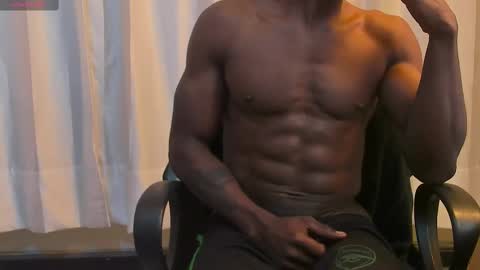 Snapshot of miltonn_jakee chatting on March 7, 4:34 am Miltonn online show from March 7, 4:34 am