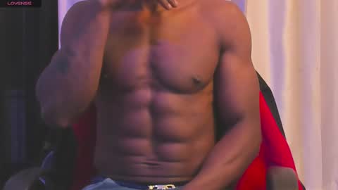 Snapshot of miltonn_jakee chatting on February 12, 1:09 am Miltonn online show from February 12, 1:09 am
