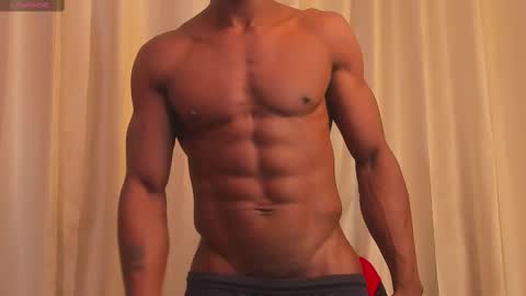 Snapshot of miltonn_jakee chatting on February 28, 12:21 am Miltonn online show from February 28, 12:21 am