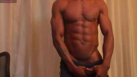 Snapshot of miltonn_jakee chatting on February 25, 2:47 am Miltonn online show from February 25, 2:47 am