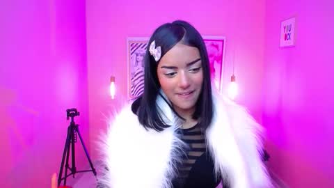 milu_carbajal_x online show from November 28, 9:33 pm