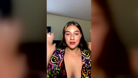 miluuoficial online show from June 10, 1:38 am
