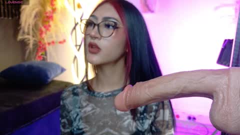 Milu online show from February 10, 7:28 pm