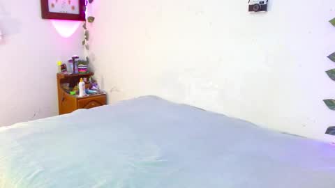 Snapshot of mily_baker chatting on September 30, 6:51 pm mily_baker online show from September 30, 6:51 pm