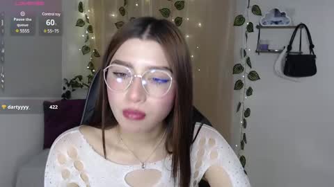 Snapshot of mily_thomson_b chatting on March 5, 11:16 pm Mily online show from March 5, 11:16 pm