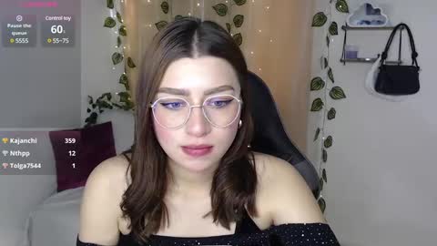 Snapshot of mily_thomson_b chatting on March 8, 8:57 pm Mily online show from March 8, 8:57 pm