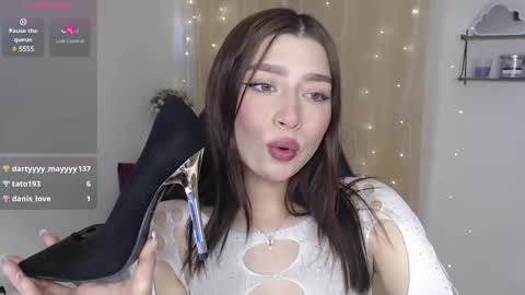 Snapshot of mily_thomson_b chatting on January 21, 9:57 pm Mily online show from January 21, 9:57 pm
