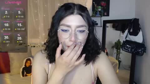 Snapshot of mily_thomson_b chatting on September 14, 11:17 pm Mily online show from September 14, 11:17 pm