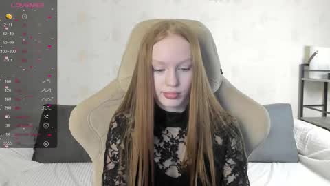 Snapshot of milymi_ chatting on October 16, 7:30 am Milena and Jasper online show from October 16, 7:30 am