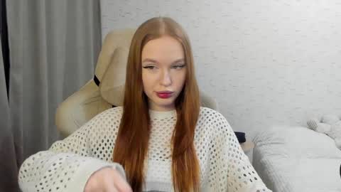 Snapshot of milymi_ chatting on February 2, 4:00 pm Milena and Jasper online show from February 2, 4:00 pm