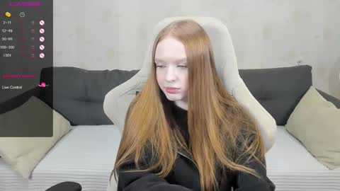 Snapshot of milymi_ chatting on September 10, 12:17 pm Milena and Jasper online show from September 10, 12:17 pm