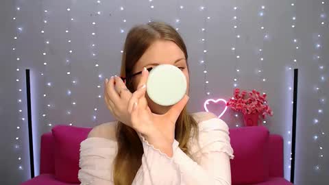 Kelly online show from March 12, 6:18 am