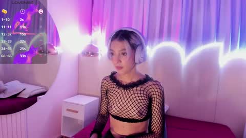 Minji online show from March 6, 3:56 pm