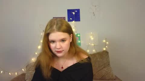 hi Im Mina  online show from April 11, 9:57 am