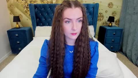 Snapshot of minchelskatrina chatting on September 16, 7:44 am minchelskatrina online show from September 16, 7:44 am