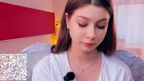 Mindi online show from October 31, 7:42 am