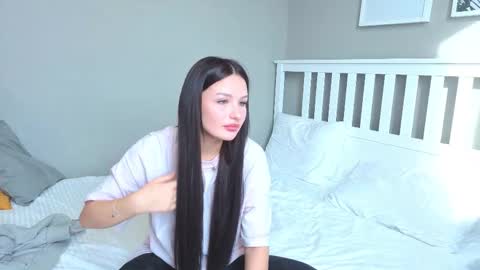 Snapshot of mini_bunny_mini chatting on October 23, 7:10 am KarinaLeila online show from October 23, 7:10 am