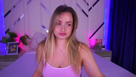 Snapshot of minifox_ chatting on September 27, 6:11 am minifox_ online show from September 27, 6:11 am