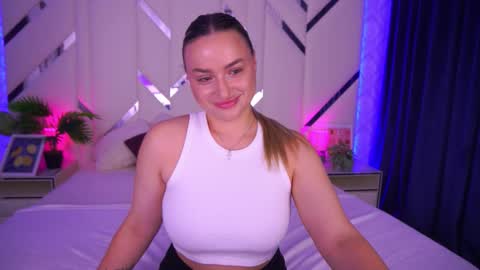 Snapshot of minifox_ chatting on October 1, 6:34 am minifox_ online show from October 1, 6:34 am