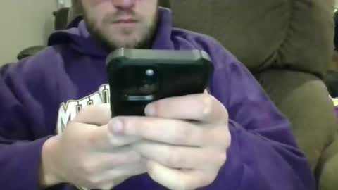 Minnesota Guy online show from November 11, 12:13 am