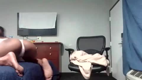 minniehunney online show from September 12, 1:13 pm