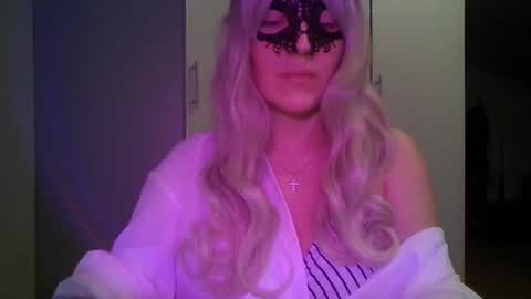 Margo online show from November 19, 2:11 am