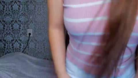 Snapshot of mira_bloempje chatting on October 16, 9:02 pm Mira online show from October 16, 9:02 pm