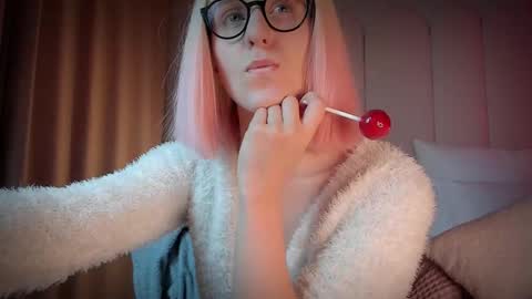 Mira online show from November 30, 7:21 pm