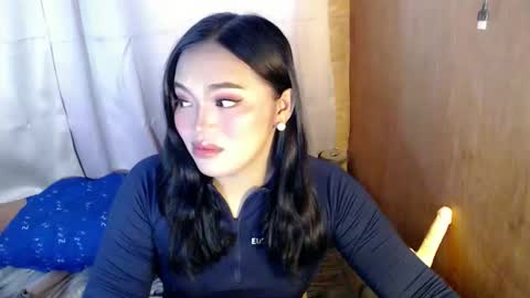 Mira Bella online show from December 1, 2:31 am