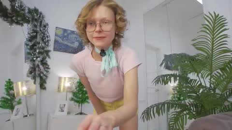 mira_marni online show from December 20, 11:50 am