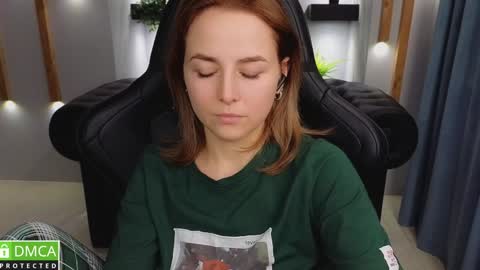 Snapshot of mira_mermayd chatting on January 12, 7:32 am Mira online show from January 12, 7:32 am