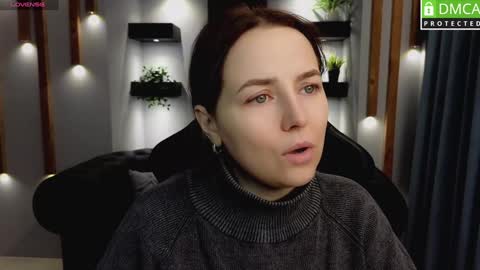 Snapshot of mira_mermayd chatting on February 7, 8:01 am Mira online show from February 7, 8:01 am